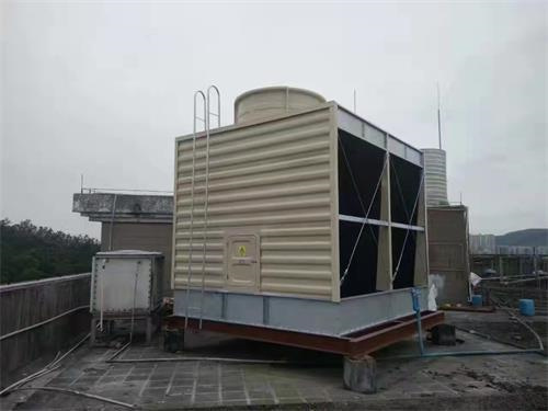 玻璃鋼冷卻塔噴霧器可以在運(yùn)行中霧化數(shù)平方米的冷卻水,圓形玻璃鋼冷卻